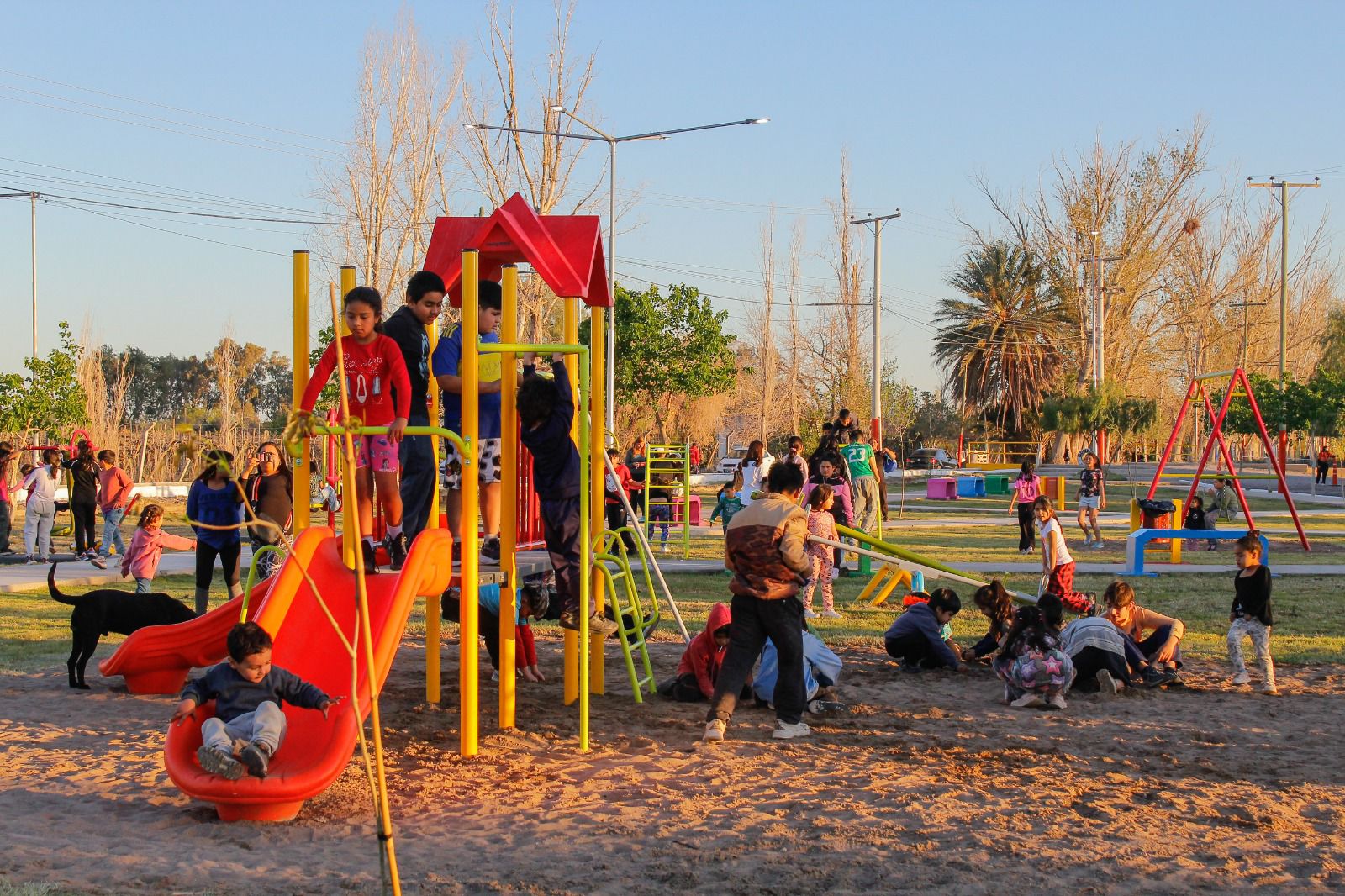 el barrio conjunto lll estrena su nueva plaza